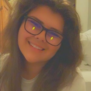 Meet your Posher, Andrea